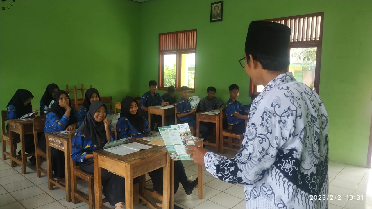 Februari 2023 pertama kali Promosi di SMP PGRI 1 Lebung, sukses Alhamdulillah yg daftar grudugkan. Hihi
